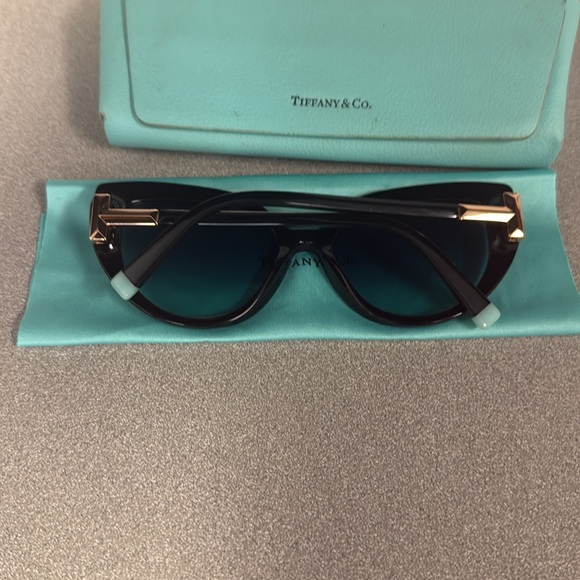 Tiffany & Co. Sunglasses Black Cat Eye Gold T With Case main image 9